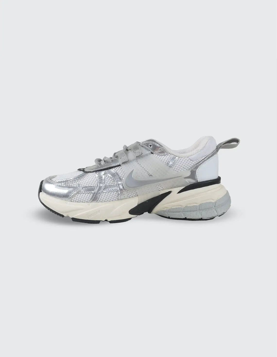 کفش دویدن زنانه نایکی V2K Run Summit W