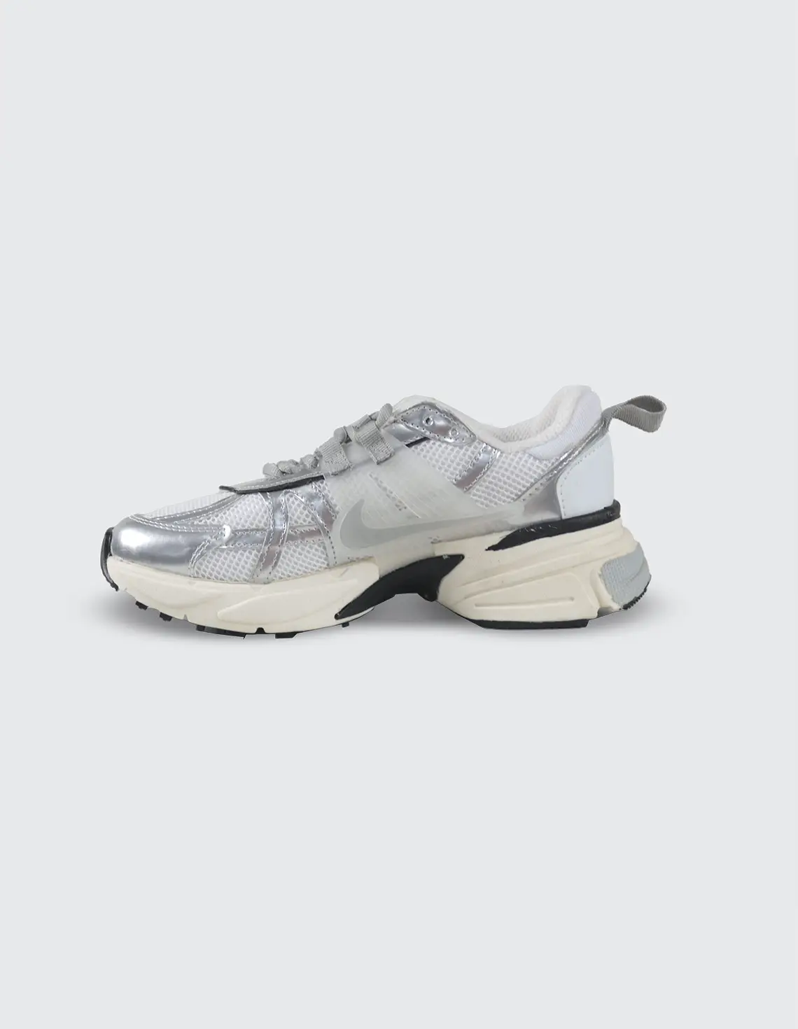 کفش دویدن زنانه نایکی V2K Run Summit W