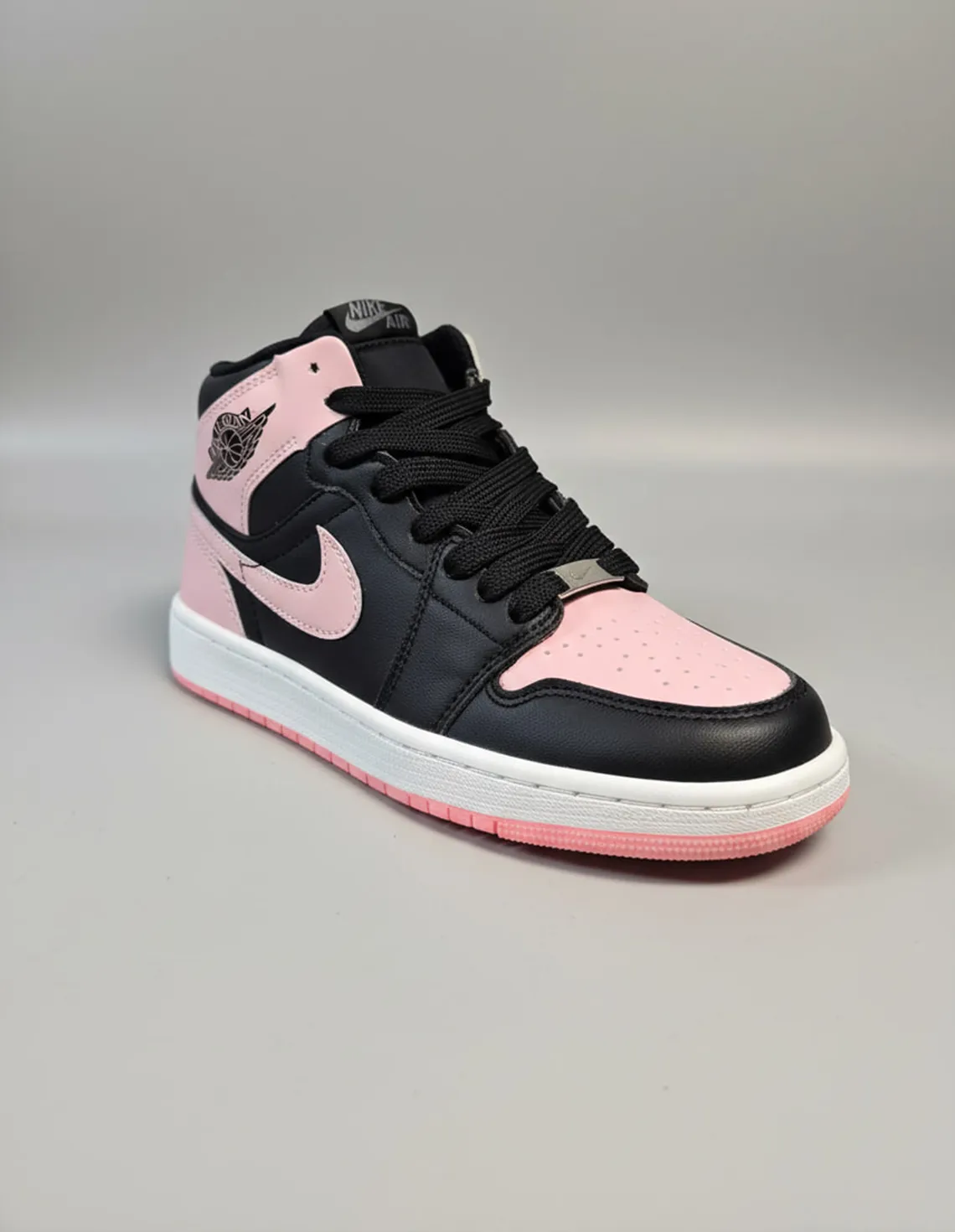 کفش روزانه زنانه نایکی Air Jordan 1 Mid Shadow W